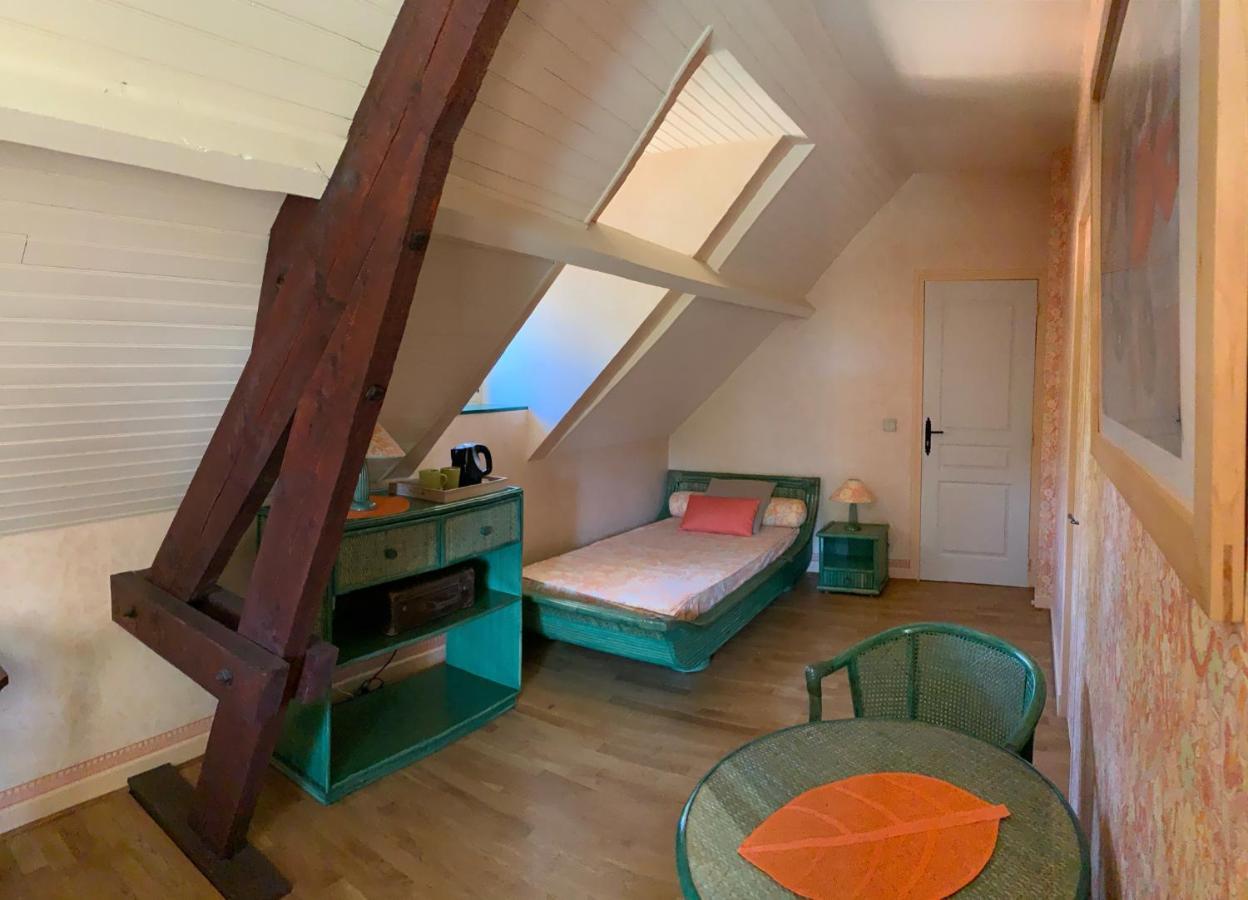 Bed and Breakfast Le Moulin Du Boisset Saint-Denis-les-Martel Экстерьер фото