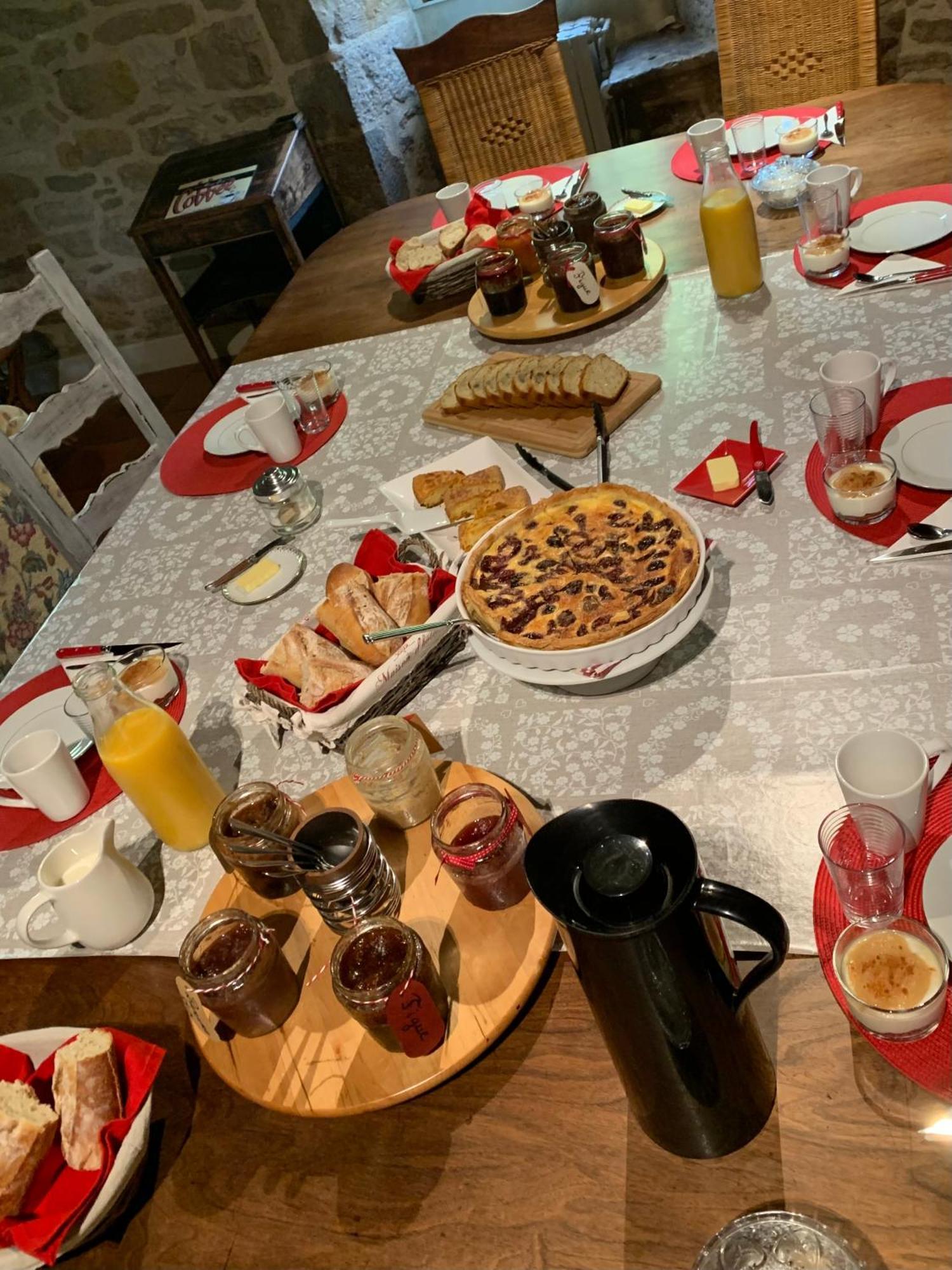 Bed and Breakfast Le Moulin Du Boisset Saint-Denis-les-Martel Экстерьер фото